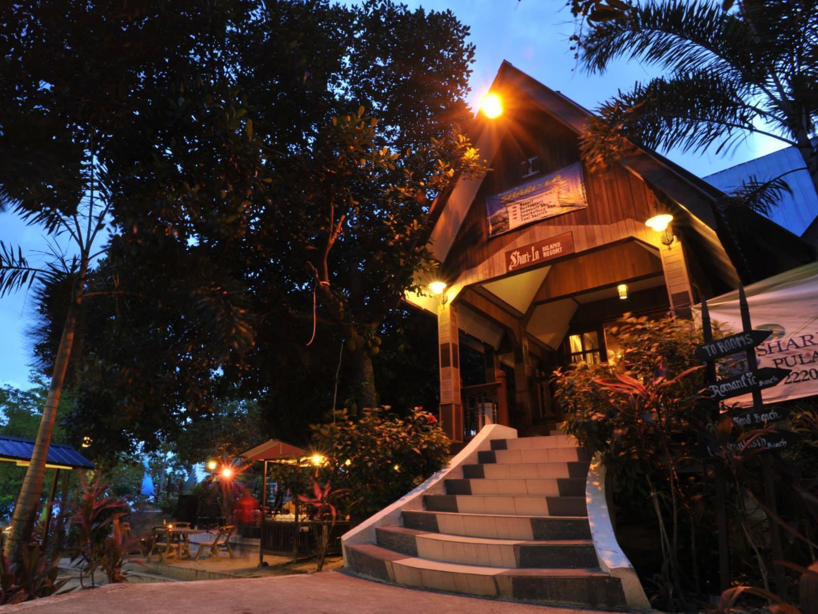 Shari La Island Resort Kampong Pasir Hantu Екстериор снимка